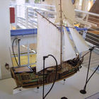 Schiffsmodell mit Heckkastell
