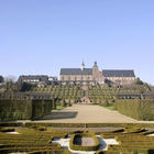 Terrassengarten und Klostergebäude