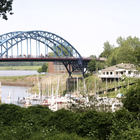 Eisenbahnbassin-Brücke und Segelboote