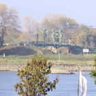 Blick auf die Hubbrücke am Rheinpreußen-Hafen in Homberg